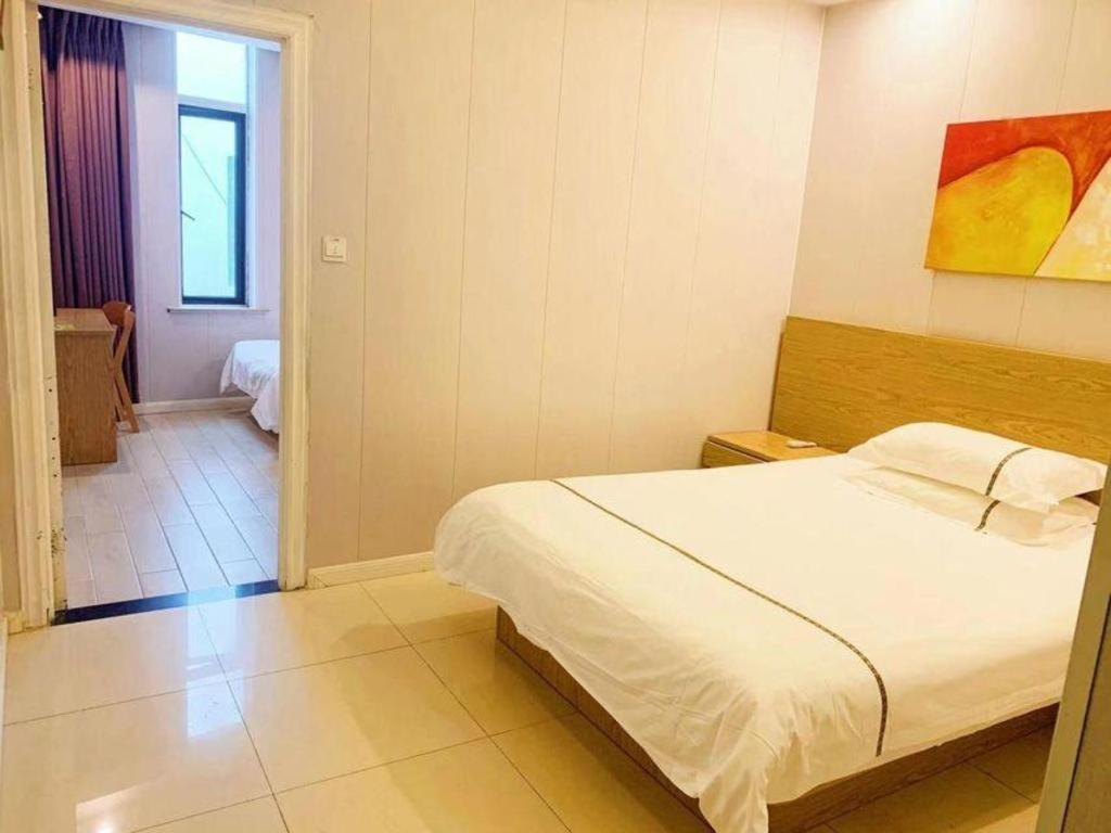 Shell Yangpu District Shuangyang Road Hotel